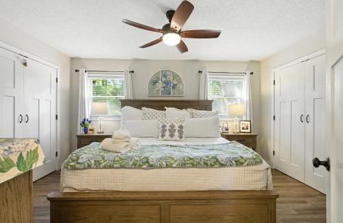 Townville House | The Holiday House w Dock