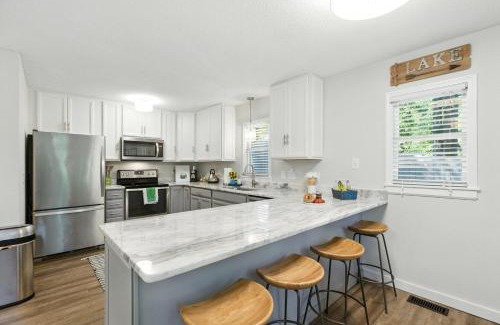 Townville House | The Holiday House w Dock