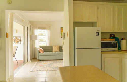 West Coast Apartment | The Holiday Hub close to amenities and beach view