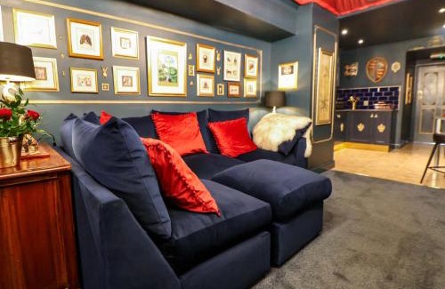 Treffynnon Apartment | The Hollow