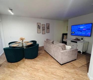Little Armenia Apartment | The Hollywood loft FREE Parking