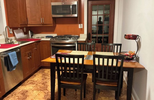 Silver Spring House | The Home in Washington DC, 2 bedrooms, 4 beds, Free parking, & kitchen
