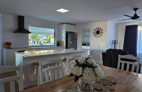 Forest Lake House | The Homestead in Forest Lake - Sleeps 8 - may include 1 Pet by request only.