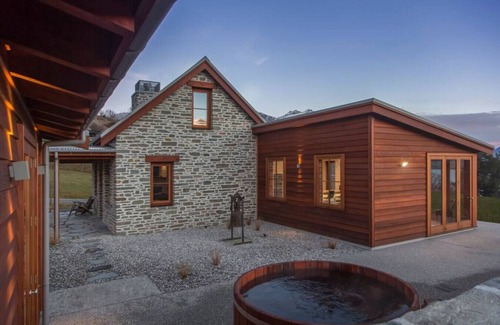 Lake Hayes Villa | The Homestead on Wilding, Lake Hayes