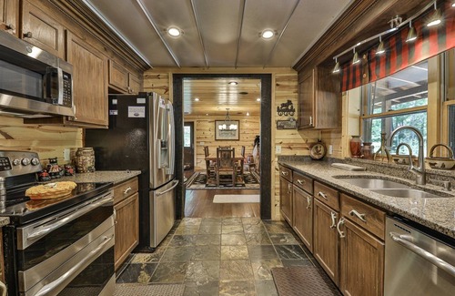 Ellijay Cabin | The Honey Pot | Ellijay, GA