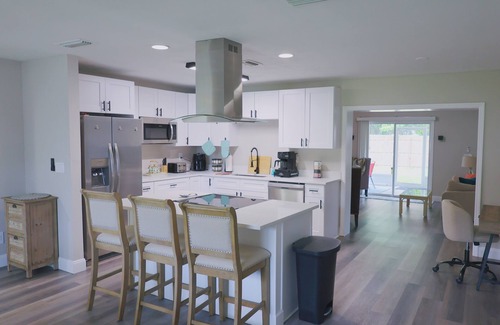 South Daytona House | The Honu Hideaway - 3-Bedroom modern home, sleeps 8, in sunny South Daytona