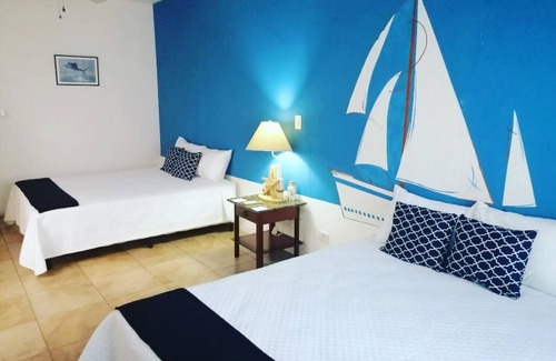 Puerto Quetzal Hotel | The Hook Lodge