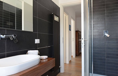 San Terenzo Apartment | The House in the Gulf of Poets (CITRA Code 011016-LT-0378)