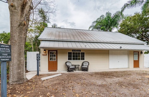 Dade City House | The Howard - Industrial Studio - Downtown Location!