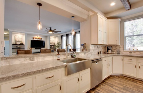 La Pine House | 'The Hub' La Pine Vacation Rental - Dog Friendly!