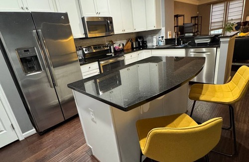Downtown Baltimore House | The Hudson: Luxury, Comfort, & Prime Location!