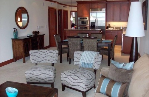 Waikoloa Condo | The Hula Moon Villa: Luxury Ocean View Penthouse - Best Value in Kolea!