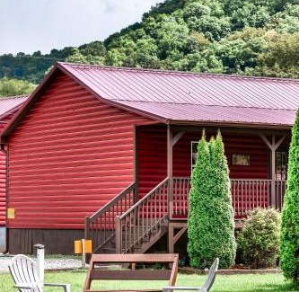 Cherokee House | The Hummingbird Hideout Cabin Near Bryson City and Cherokee