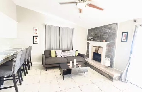 El Paso House | The Hummingbird Sunset Home, West Side