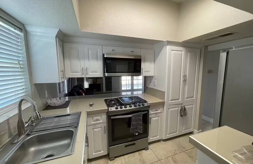 El Paso House | The Hummingbird Sunset Home, West Side