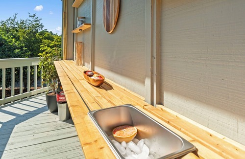 Surfside Beach Condo | The Hut at the beach