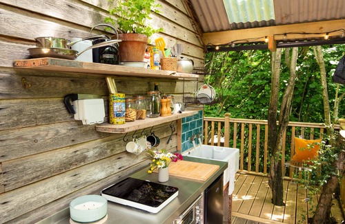 Meathop Cabin | The Hut @Rawsons - a glamping that sleeps 2 guests in 1 bedroom