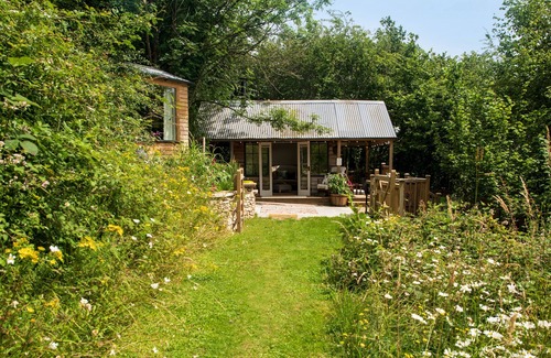 Meathop Cabin | The Hut @Rawsons - a glamping that sleeps 2 guests in 1 bedroom