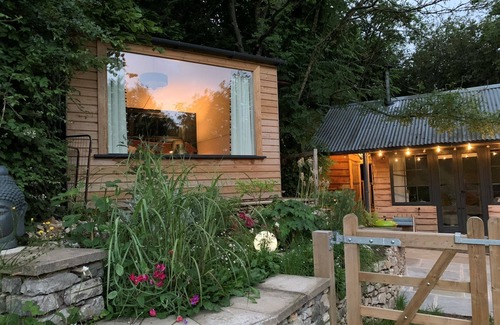 Meathop Cabin | The Hut @Rawsons - a glamping that sleeps 2 guests in 1 bedroom