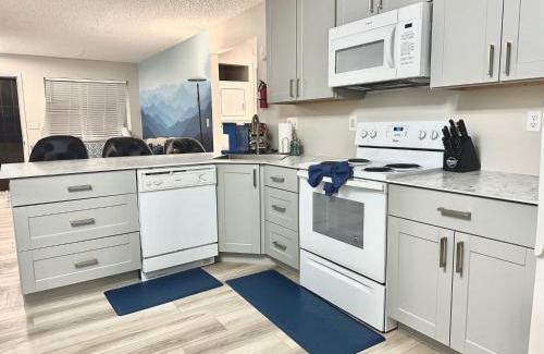 Cimarron Hills Apartment | The Hygge APT C Free Snacks Games