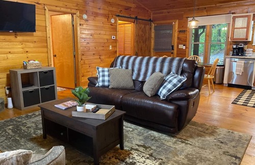 Blue Ridge Cabin | The Hygge at Blue Ridge - Beautiful Mtn view, 3 Fire types, Hot Tub