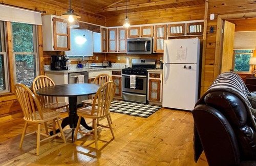 Blue Ridge Cabin | The Hygge at Blue Ridge - Beautiful Mtn view, 3 Fire types, Hot Tub