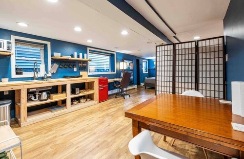 North Bergen House | The Hygge Way! 20 MIN TO NYC Times Sq.
