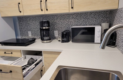 Southeast Calgary Apartment | The ideal one-bedroom apartment is located in SE Calgary.nnn