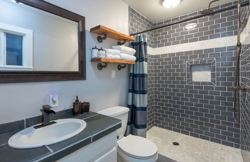 Garden District House | The Immaculate Guest Cottage In Downtown Coeur D'Alene