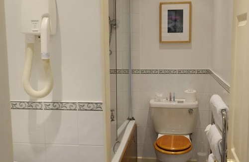 Fort Augustus Hotel | The Inch Hotel