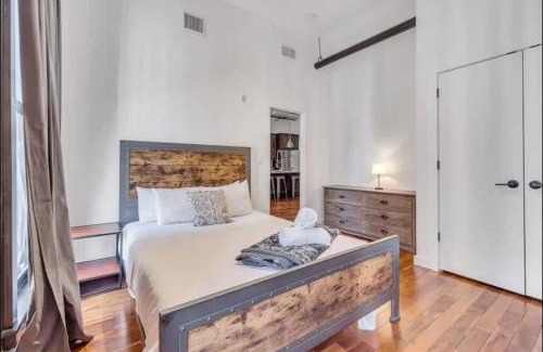 Center City East House | The Independence Suite Residence