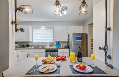 West Bench House | The Industrial - Pet Friendly Home with Garage by Boise Fairgrounds