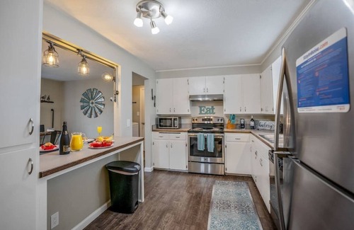 West Bench House | The Industrial - Pet Friendly Home with Garage by Boise Fairgrounds