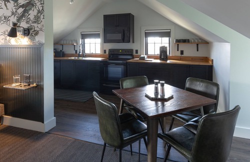 Portsmouth Apartment | THE INN Downtown - Penthouse Studio Apartment