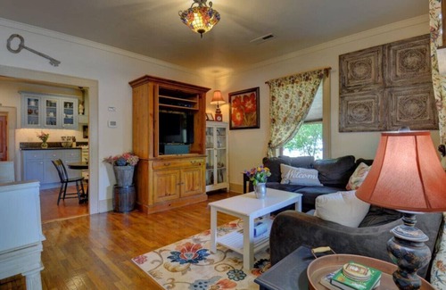 Jacksonville Cottage | The Inn on 5th Street!