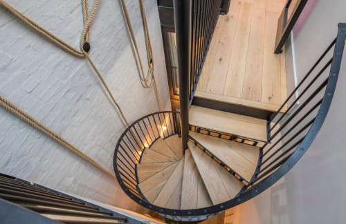 London City Centre Apartment | The Insta Playhouse - Covent Garden - by Frankie Says