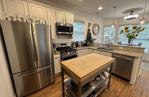Mechanicsville House | The Intown ATL Mechanicsville Luxury Oasis! <1.5 mile to Mercedes-Benz Stadium!