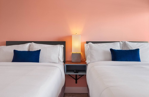 Mid-City Hotel | The Iris Motel