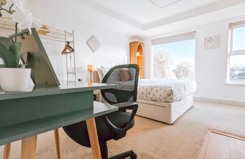 Richmond-upon-Thames Apartment | The Isabella Studio By Richmond Park