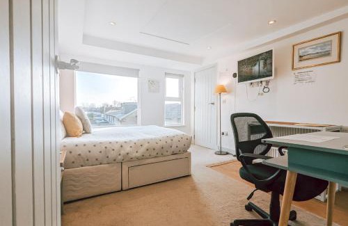 Richmond-upon-Thames Apartment | The Isabella Studio By Richmond Park