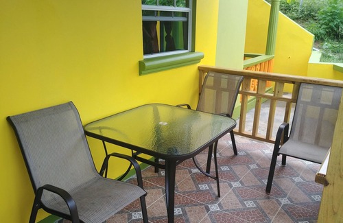 The Lime Apartment | The Island Pad apartment - 5 min walk to the beach!