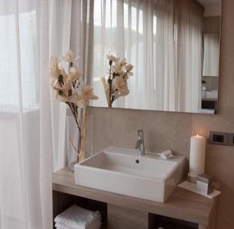Unterrain/Riva di Sotto Hotel | The Lodge Sporthotel - Golfclub Eppan
