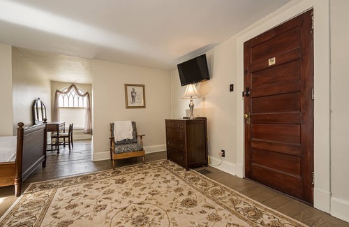 Farmington Hotel | The Jackson | Historic Victorian Inn Room