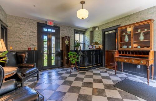 West Woodstock Hotel | The Jackson