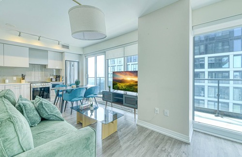 Garden District Condo | The Jarvis Suite
