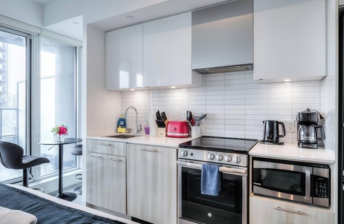 Garden District Condo | The Jarvis Suite