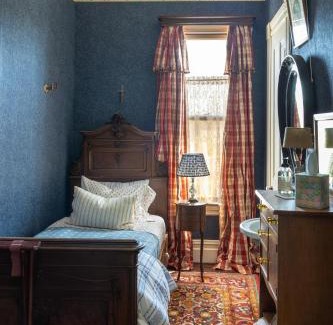 Visalia Hotel | The JD Hyde Historic Inn