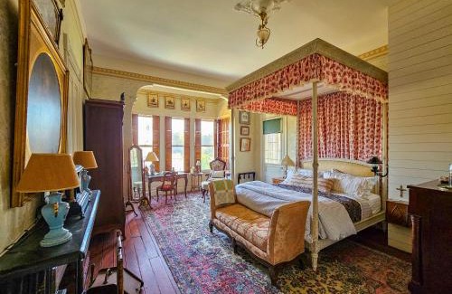 Visalia Hotel | The JD Hyde Historic Inn