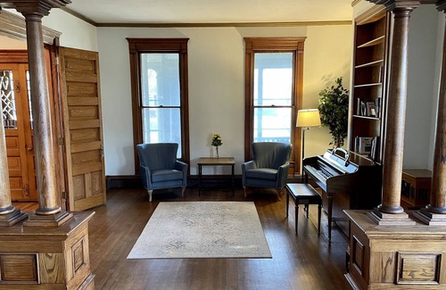 Bloomington House | The Jefferson House