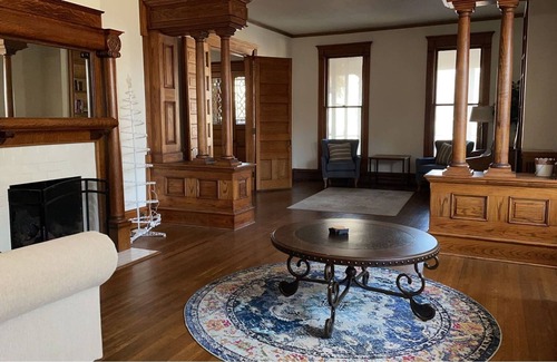 Bloomington House | The Jefferson House